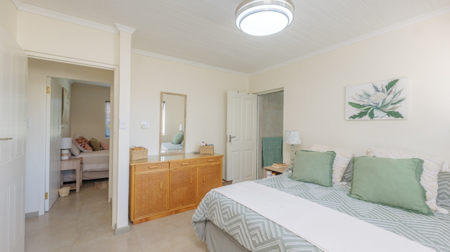 4 Bedroom Property for Sale in Struisbaai Western Cape